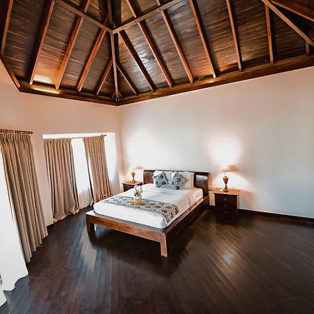 Royal Regantris Villa Karang Gili Air Exteriör bild